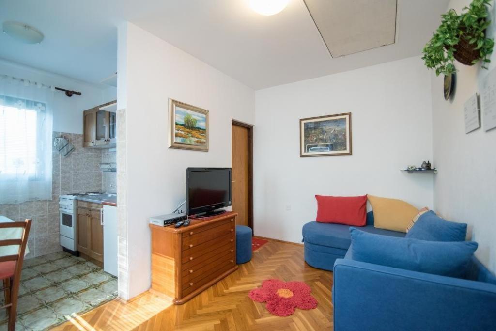 Apartments Natasa Supetar Exterior photo